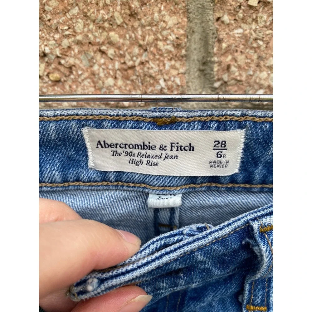 Abercrombie & Fitch The 90s Relaxed Jean High Rise Blue Denim 28 6 Curve Love - Picture 3 of 6